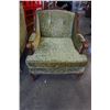Image 2 : 1930s QUEEN VICTORIA SOFA AND CHAIR CRUSHED VELVET