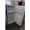 Image 3 : KENMORE 30" WHITE FRIDGE - DOES NOT GET COLD