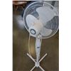 Image 3 : WHITE FLOOR FAN