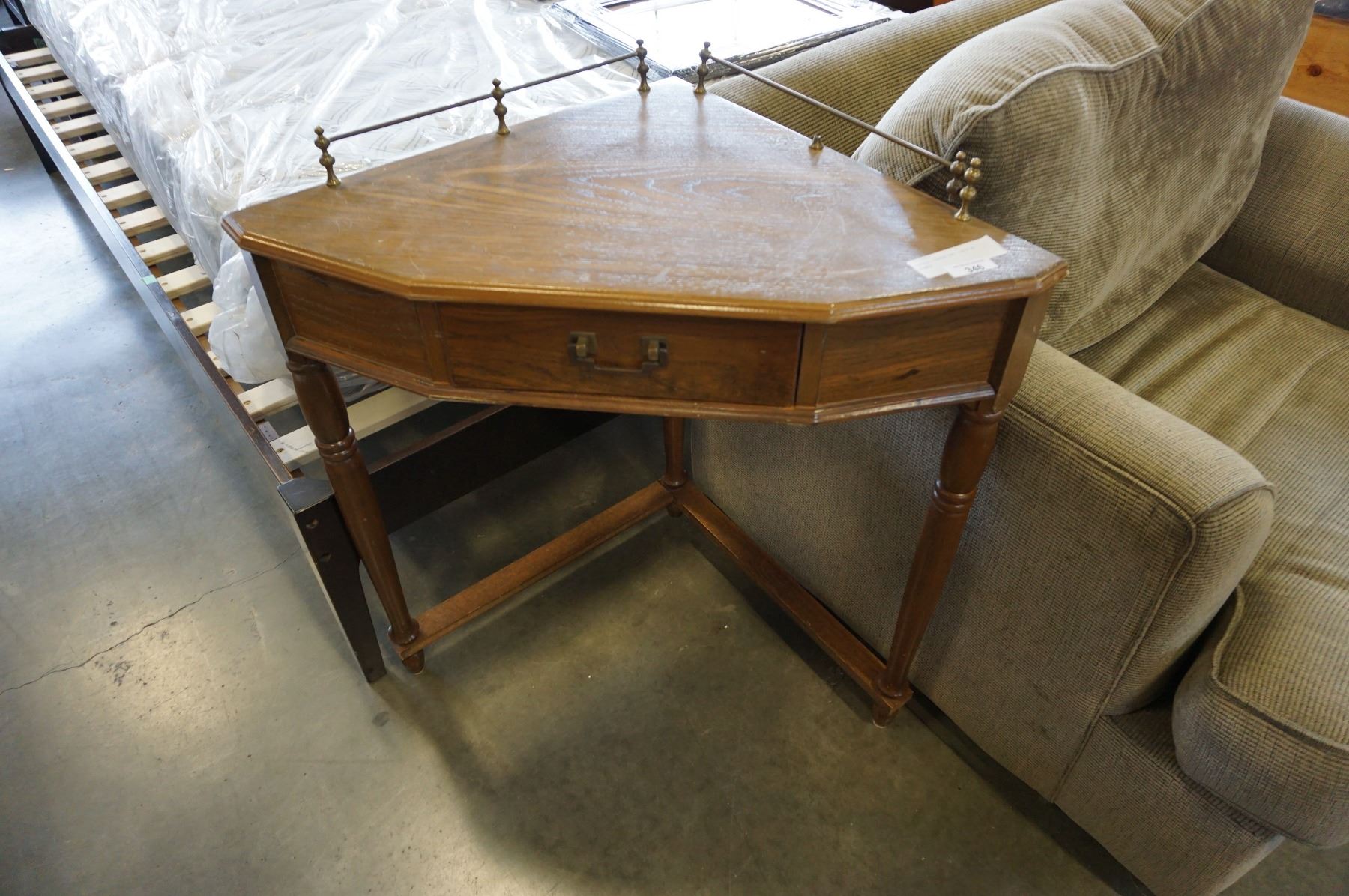 VINTAGE CORNER END TABLE W/ DRAWER