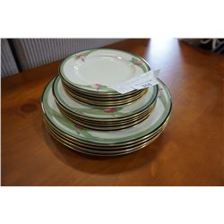 LOT OF ROYAL DOULTON PORCELAIN PLATES