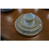 Image 2 : GLOBAL GOLD LACE PORCELAIN CHINA DINNER SET