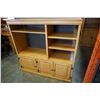 Image 1 : MAPLE 3 DOOR BOOKSHELF