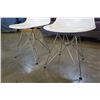 Image 2 : 2 WHITE SPACE CHAIRS