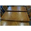 Image 2 : DINING TABLE W/ 2 LEAVES AND 4 CHAIRS