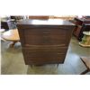 Image 1 : VINTAGE 4 DRAWER DRESSER