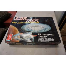 STARTREK USS ENTERPRISE MODEL NEXT GENERATION