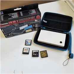 WHITE DSI AND 18 IN 1 BUNDLE KIT W/3 GAMES WORKING