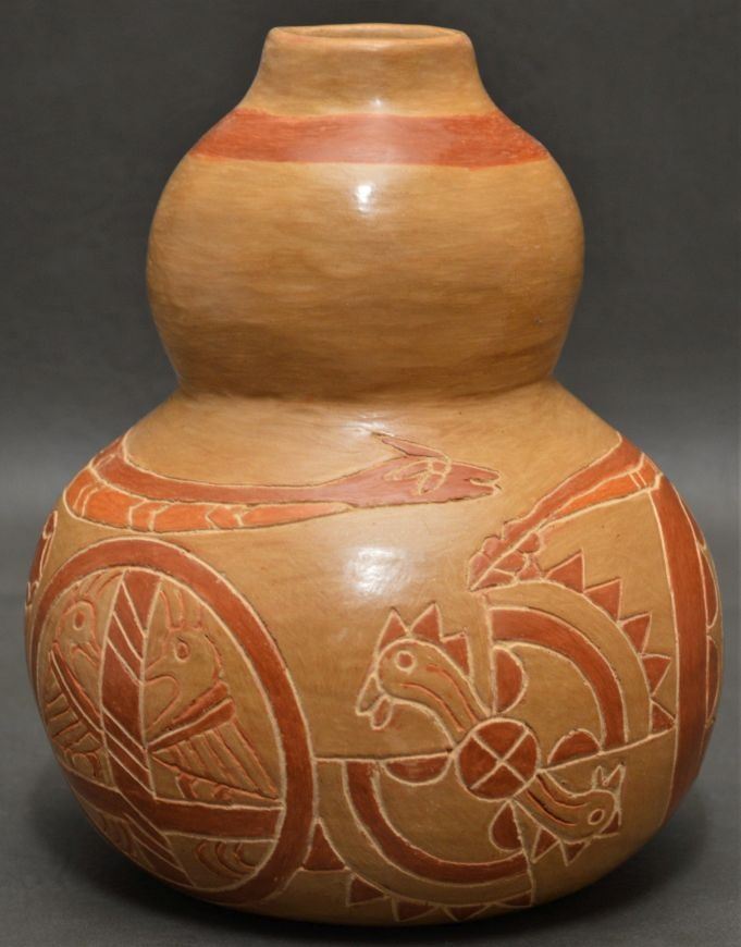 CHEROKEE INDIAN POTTERY VASE (ANNA MITCHELL)