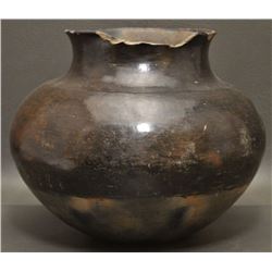 SAN JUAN INDIAN POTTERY OLLA