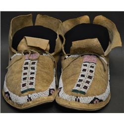 CROW INDIAN  MOCCASINS