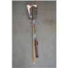 Image 1 : Shovels and hoe