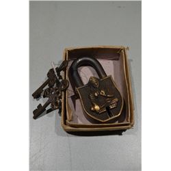 Vintage Lock(s) / with Keys!