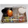Image 1 : FLAT OF ASSORTED COLLECTIBLE GLASSWARE INCLUDING