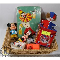 LOT OF ANTIQUE/VINTAGE BABY SQUEEZE TOYS AND