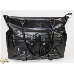 BLACK LEATHER SIX PACK FITNESS TRAVEL KIT