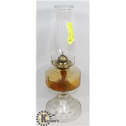 ESTATE OIL LAMP WITH SHADE