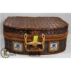 NEW WICKER PICNIC BASKET SET