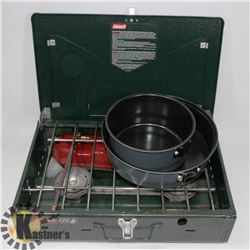 COLEMAN STOVE WITH 2 COLEMAN COOKING POTS