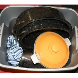 TOTE OF VINTAGE COOKWARE
