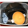 Image 1 : TOTE OF VINTAGE COOKWARE