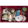 Image 1 : TOTE OF VINTAGE COOKWARE