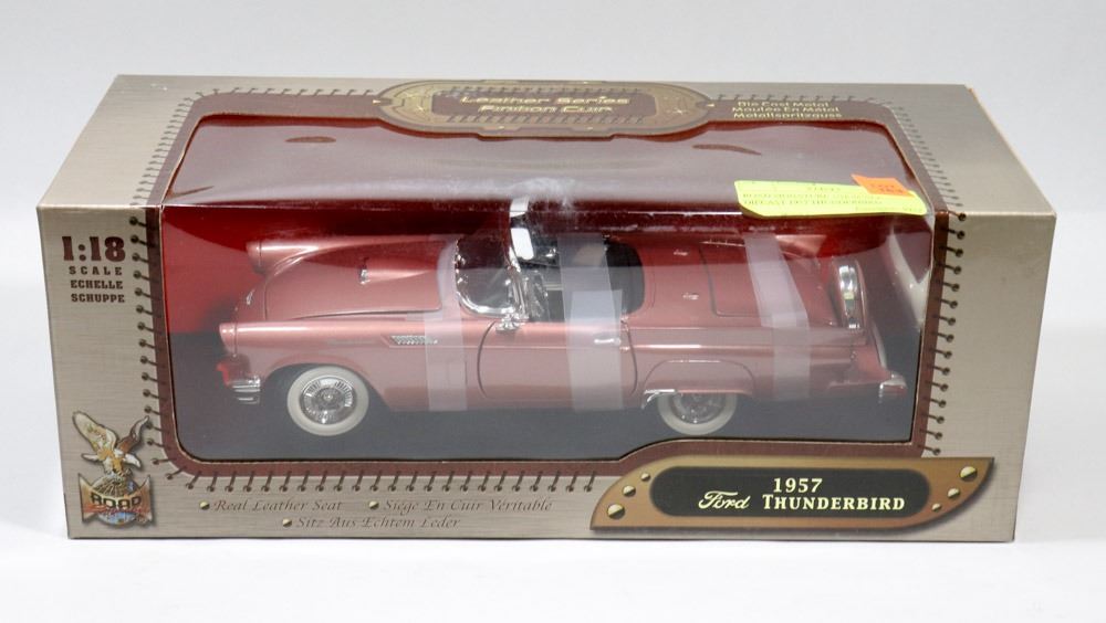 ミニカー ROAD Signature THUNDERBIRD 1/18 Road Signature cars 1957