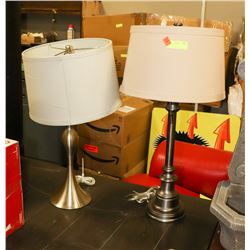 LOT OF 2 LAMPS