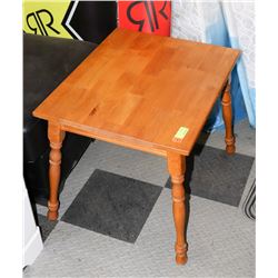 WOOD RECTANGLE END TABLE, 24"X20"X20".