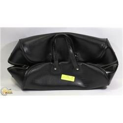 COOPER BLACK LEATHER SPORTS BAG.