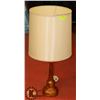 Image 1 : SOLID WOOD BASE TABLE LAMP, 31" TALL
