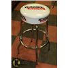 Image 1 : WHITE LINCOLN ELECTRIC BAR STOOL