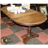 Image 2 : ANTIQUE THREE LEAF DOUBLE PEDESTAL MAHOGANY DINING