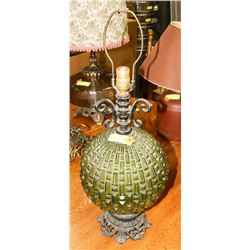 GREEN TABLE LAMP WITH NO SHADE.