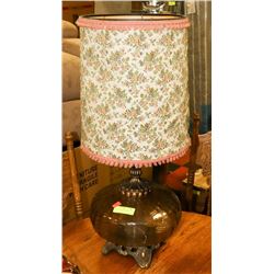 CLEAR GLASS TABLE LAMP W/ SHADE.