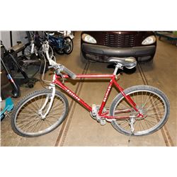 RALEIGH MOUNTAIN BIKE 26" WHEELS