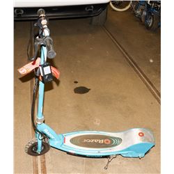 ROGER E200 SCOOTER BATTERY OPERATED.