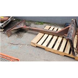 UNIVERSAL SKID STEER DECK PUSH.