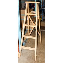5FT WOOD LADDER
