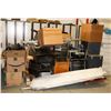 Image 1 : 2.5 PALLETS OF OFFICE FURNITURE / LOCKING WOOD