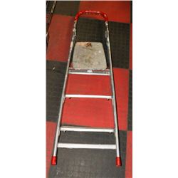 HEAVY DUTY ALUMINUM 3 STEP LADDER 4' TALL. TOOLS