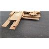 Image 2 : Lumber/Moldings/Crown/Handrail 9-13' Ave Per Piece