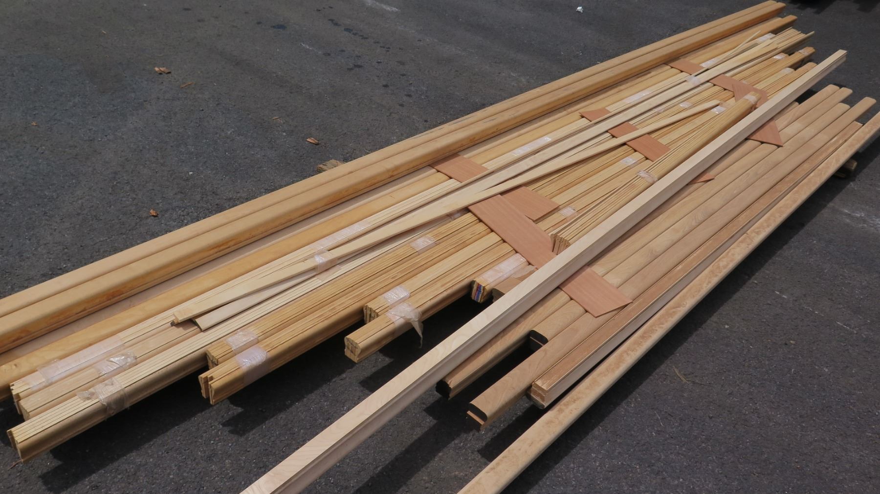 Wood Bundle: Handrail 6010, Maple, Oak, Bender Rail (approx. 250 Linear Ft)