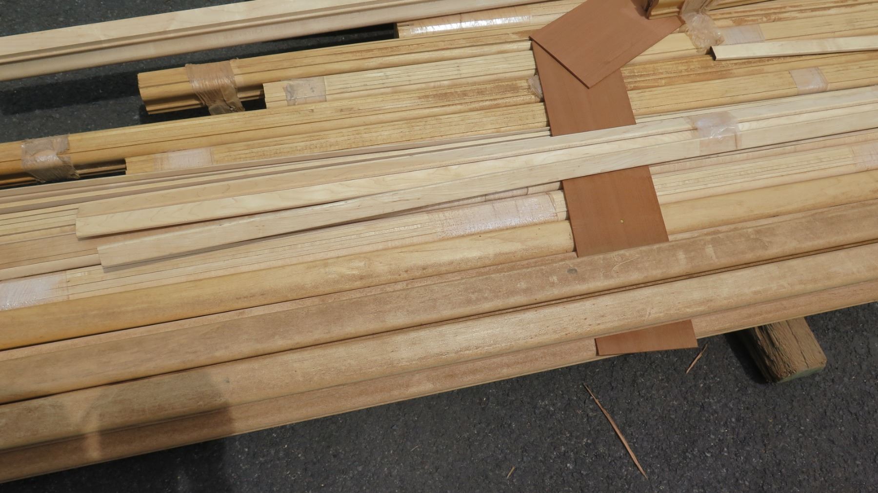 Wood Bundle: Handrail 6010, Maple, Oak, Bender Rail (approx. 250 Linear Ft)