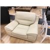 Image 2 : CREAM LEATHER MODERN STYLE 2 SEAT SOFA & ARM CHAIR