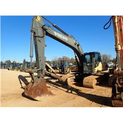2011 VOLVO EC210CL HYDRAULIC EXCAVATOR, VIN/SN:111582 - 11' STICK, 38" BUCKET, THUMB, CAB, A/C, BACK