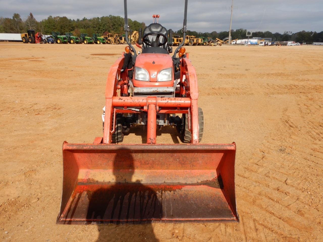 2016 KUBOTA BX25D MINI BACKHOE, VIN/SN33488 4X4, BUCKET, ROLL BAR