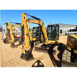 2016 CAT 305.5E2 CR MINI EXCAVATOR, VIN/SN:CR500901 - 6' STICK, 24" BUCKET, AUX HYD, BLADE, RUBBER T