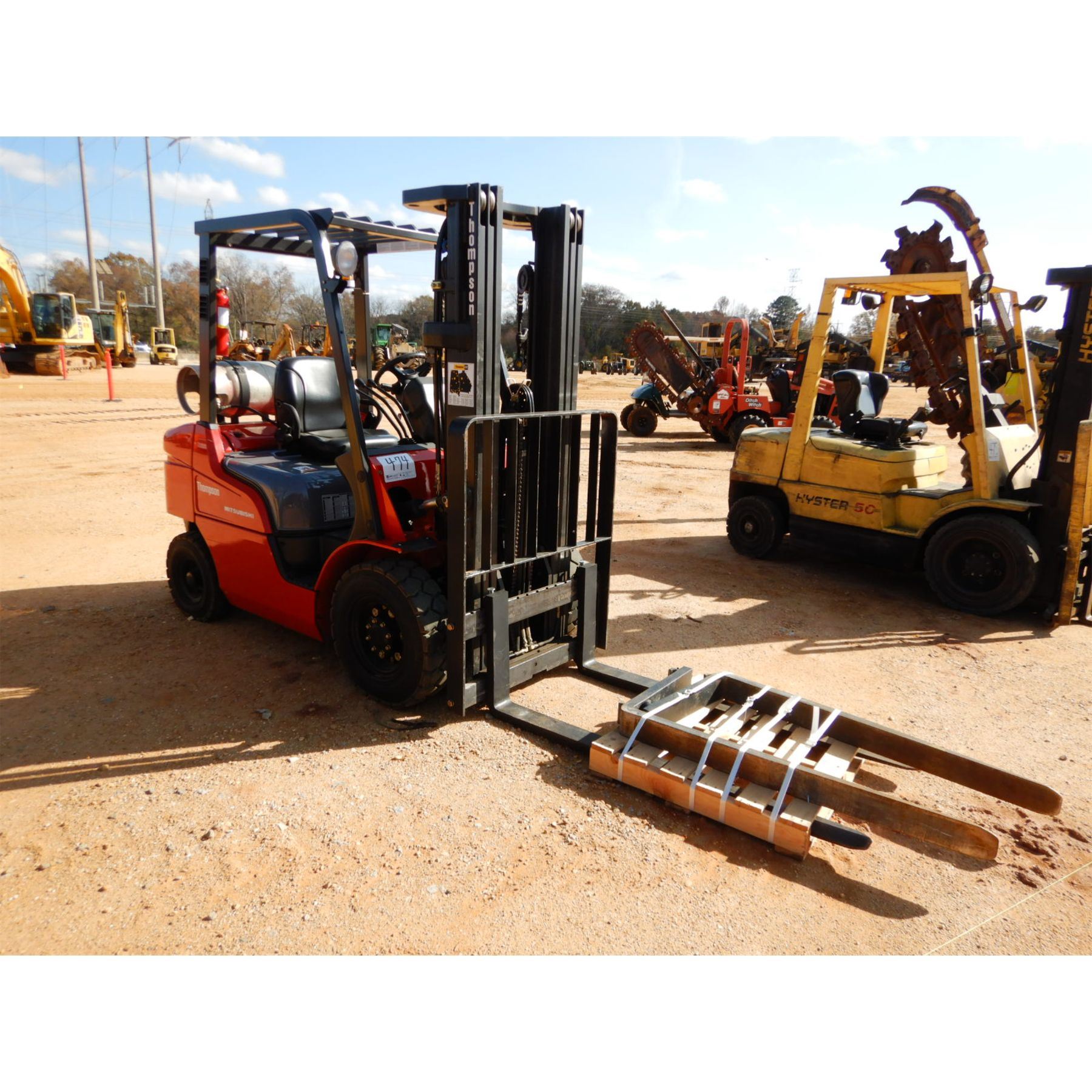 MITSUBISHI FG25N FORKLIFT, VIN/SNAF17D02563 PROPANE, TRIPLE STAGE