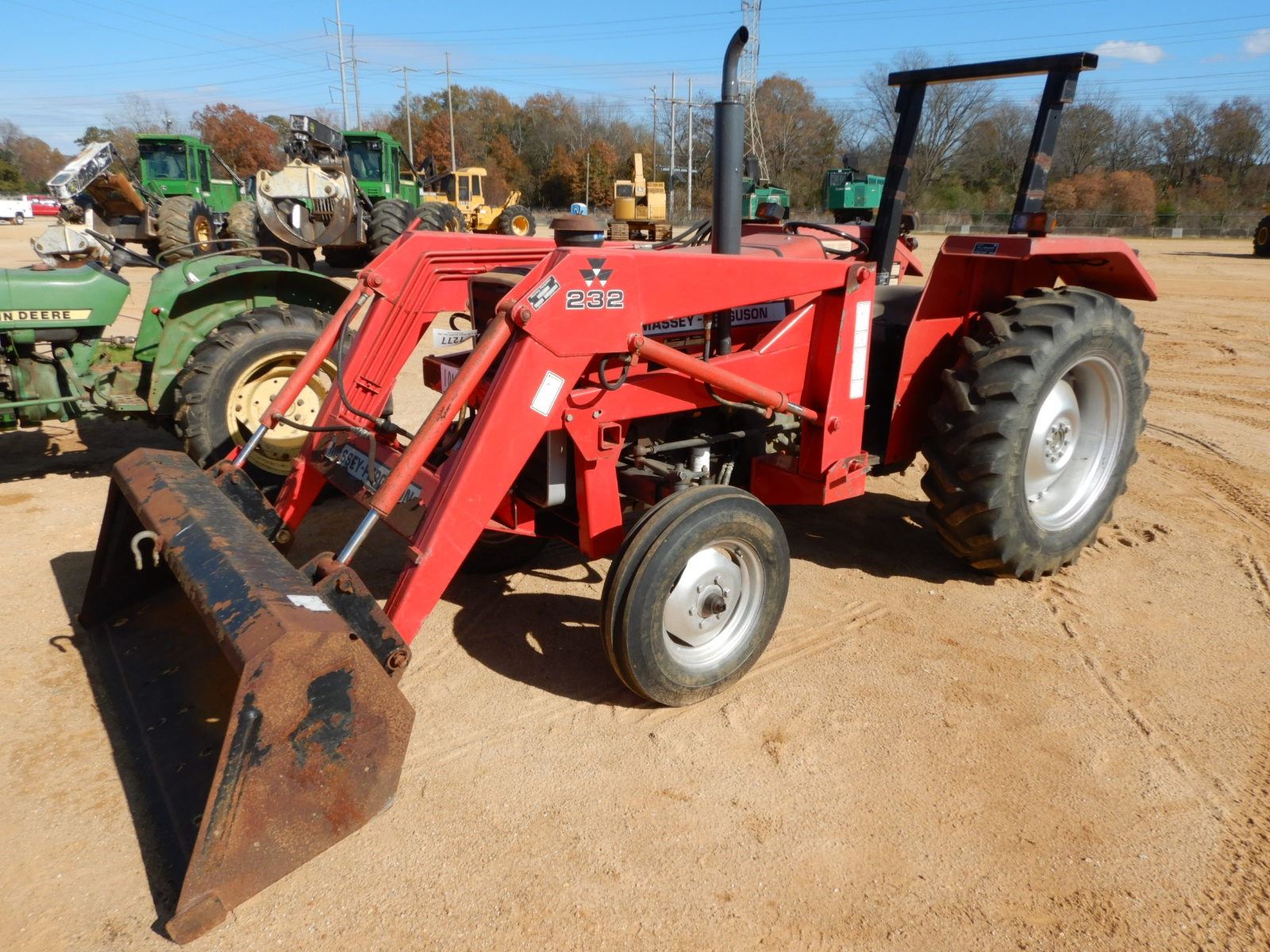 MASSEY FERGUSON 231 FARM TRACTOR, VIN/SN51027 MASSEY 232 FRONT
